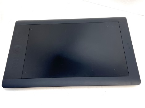 WACOM Intuos5 Touch PTH850 Large Pen Tablet 12.80" x 8" Active Area клас А