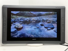 Wacom Cintiq 22HD Touch (DTH-2200) 22" (клас А)