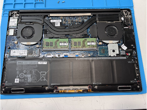 Dell XPS 15 9560 15.6" i7-7700HQ 16GB 510GB клас А