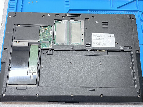 Fujitsu LIFEBOOK U759 15.6" i5-8265U 16GB 260GB клас А