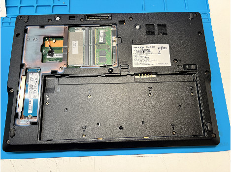 Fujitsu LIFEBOOK E5411 14" i5-1135G7 16GB 510GB клас А
