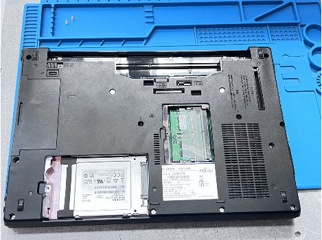 Fujitsu LIFEBOOK E546 14" i3-6100U 8GB 130GB клас А