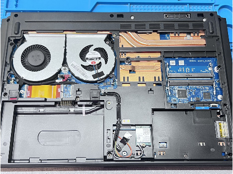 Fujitsu CELSIUS H7510 15.6" i7-10850H 32GB 510GB клас А