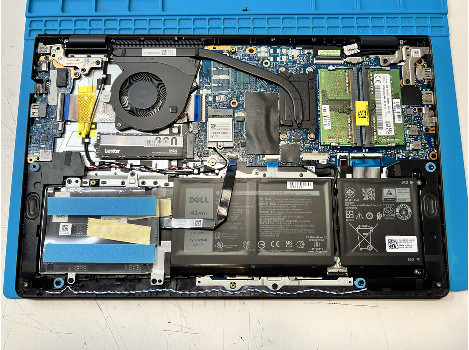 Dell Vostro 3525 15.6" Ryzen 5-5625U 16GB 512GB клас А