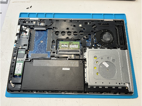 HP ProBook 650 G4 15.6" i5-8250U 8GB 260GB клас Като Нов