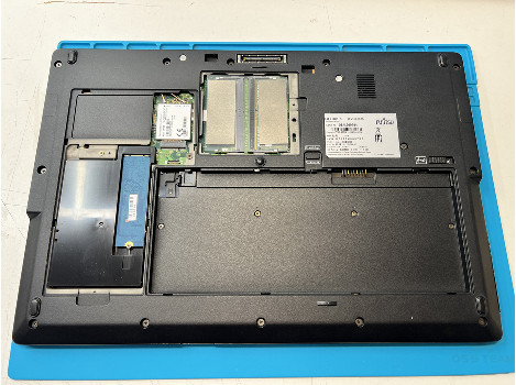 Fujitsu LIFEBOOK U758 15.6" i5-8250U 16GB 260GB клас А