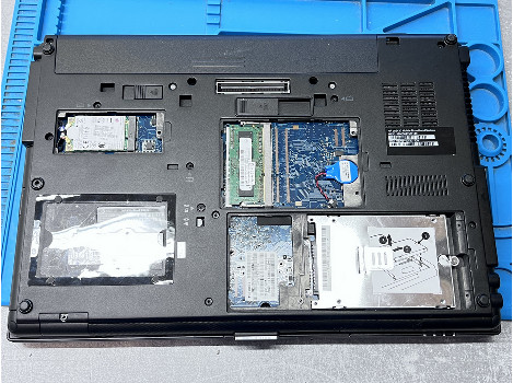 HP EliteBook 8540p 15.6" i5-540M 4GB 320GB клас А