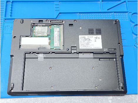 Fujitsu LIFEBOOK U7311 13.3" i5-1135G7 16GB 510GB клас А