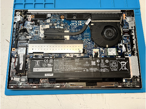 HP EliteBook 850 G8 15.6" i5-1135G7 16GB 260GB клас Като Нов