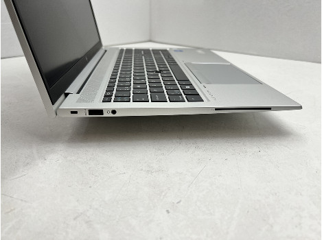 HP EliteBook 850 G8 15.6" i5-1135G7 16GB 260GB клас Като Нов