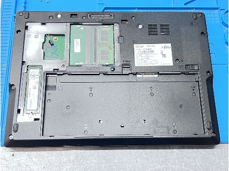 Fujitsu LIFEBOOK E549 14" i3-8145U 8GB 260GB клас А