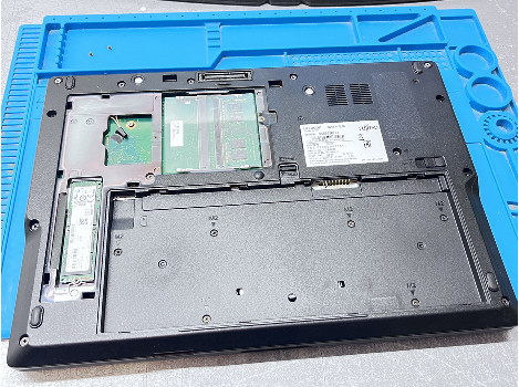 Fujitsu LIFEBOOK E549 14" i3-8145U 8GB 260GB клас А