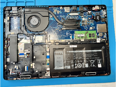 Dell Latitude 5490 14" i3-8130U 8GB 260GB клас А