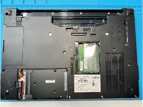 Fujitsu LIFEBOOK E546 14" i5-6200U 8GB 260GB клас А