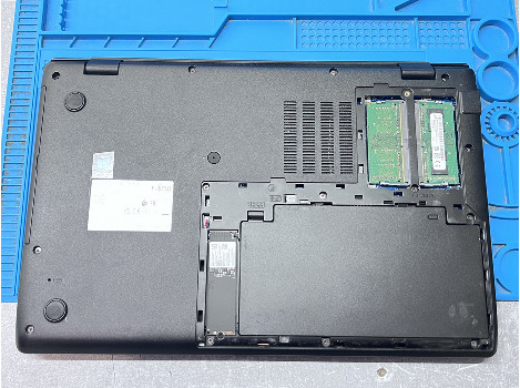 Fujitsu LIFEBOOK A3511 15.6" i3-1115G4 8GB 260GB клас А