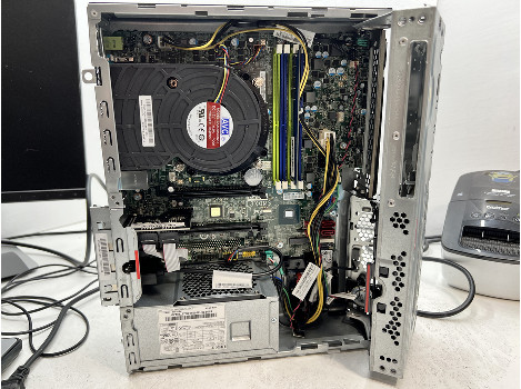 Lenovo ThinkCentre M920s i3-8300 8GB 260GB UHD 630