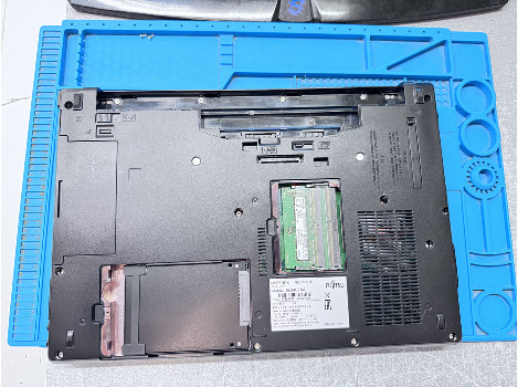 Fujitsu LIFEBOOK E546 14" i3-6100U 8GB 260GB клас А