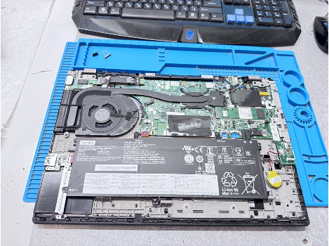 Lenovo ThinkPad T15 G2 15.6" i5-1145G7 16GB 260GB клас А