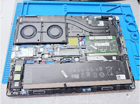 Dell Precision 7670 16" i7-12850HX 64GB 1020GB клас А