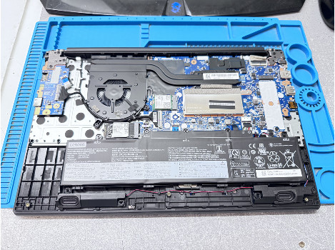 Lenovo ThinkPad E15 Gen 2 15.6" i5-1135G7 8GB 260GB клас Като Нов