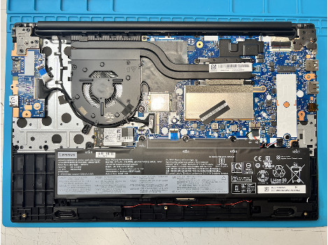 Lenovo ThinkPad E15 Gen 2 15.6" i5-1135G7 8GB 260GB клас Като Нов