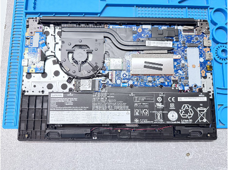 Lenovo ThinkPad E15 Gen 2 15.6" i5-1135G7 8GB 260GB клас Като Нов