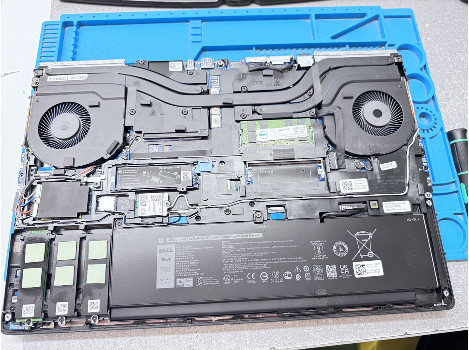 Dell Precision 7750 17.3" i7-10850H 32GB 510GB клас А