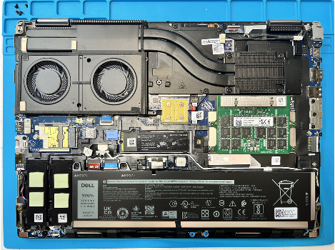 Dell Precision 7670 16" i7-12850HX 32GB 1020GB клас А