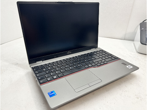 Fujitsu LIFEBOOK U7511 15.6" i5-1135G7 16GB 260GB клас А