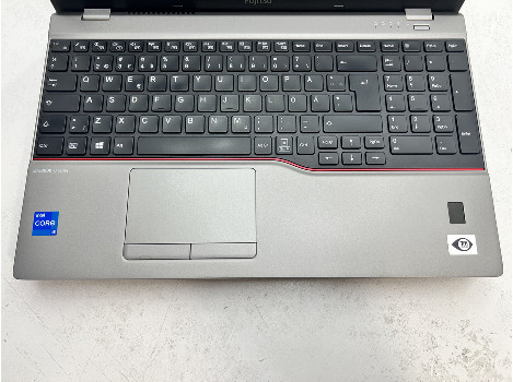 Fujitsu LIFEBOOK U7511 15.6" i5-1135G7 16GB 260GB клас А