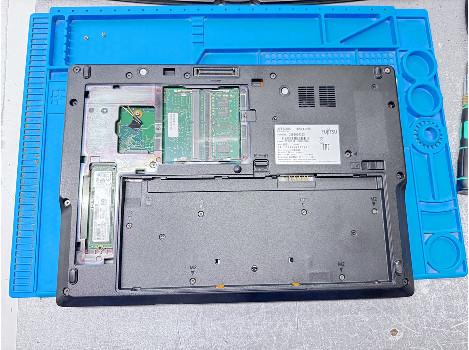 Fujitsu LIFEBOOK E549 14" i3-8145U 8GB 260GB клас А