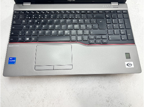 Fujitsu LIFEBOOK U7511 15.6" i5-1135G7 16GB 260GB клас А