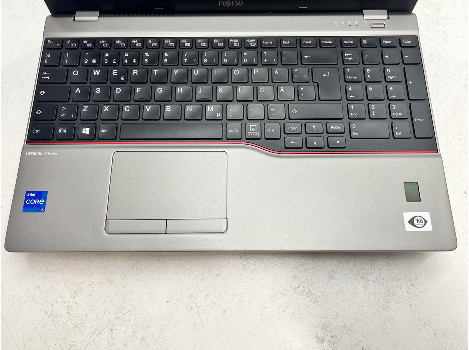 Fujitsu LIFEBOOK U7511 15.6" i5-1135G7 16GB 260GB клас А