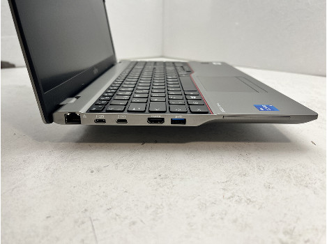 Fujitsu LIFEBOOK U7511 15.6" i5-1135G7 16GB 260GB клас А