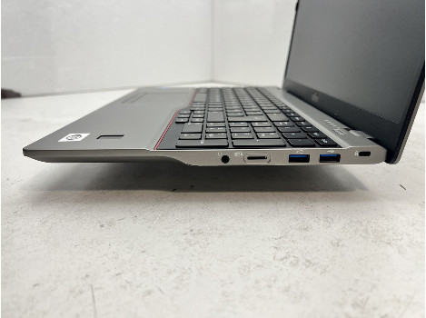 Fujitsu LIFEBOOK U7511 15.6" i5-1135G7 16GB 260GB клас А