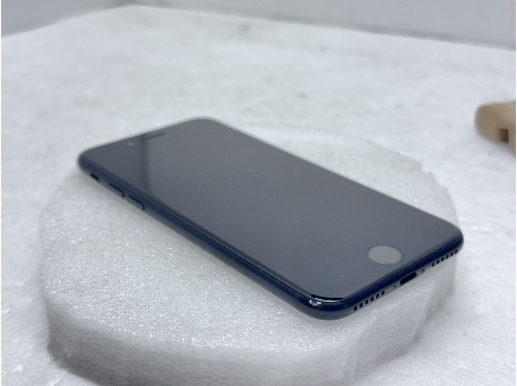 Apple iPhone SE (3rd gen) 128GB (клас А)