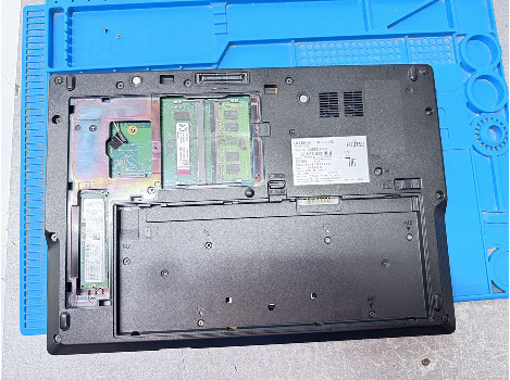 Fujitsu LIFEBOOK E549 14" i5-8265U 16GB 260GB клас А