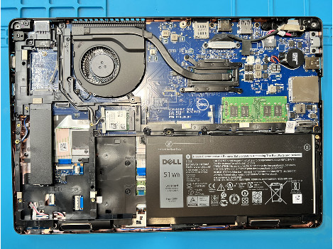 Dell Latitude 5490 14" i3-8130U 8GB 260GB клас Б