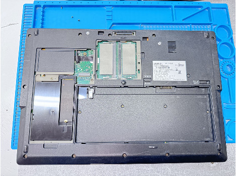 Fujitsu LIFEBOOK U7510 15.6" i5-10310U 16GB 510GB клас А