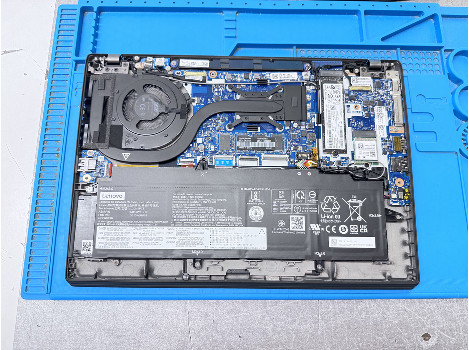 Lenovo ThinkPad X13 G2 13.3" touch AMD Ryzen 7 PRO 5850U 32GB 510GB клас А