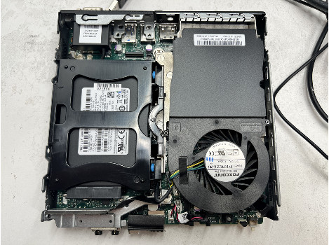 Lenovo ThinkCentre M720q i5-8400T 8GB 260GB UHD 630