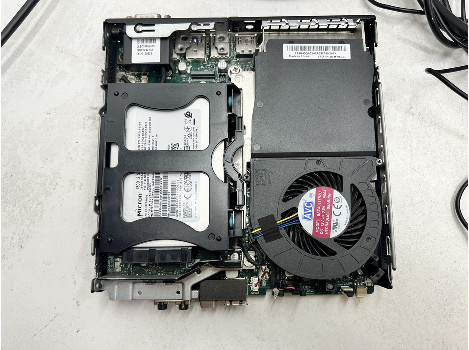 Lenovo ThinkCentre M720q i5-8400T 8GB 260GB UHD 630