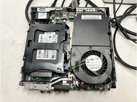 Lenovo ThinkCentre M720q i5-8400T 8GB 260GB UHD 630