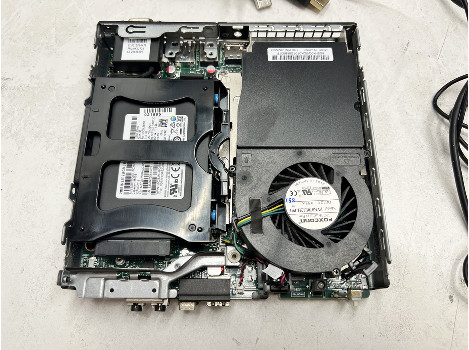 Lenovo ThinkCentre M720q i5-8400T 8GB 260GB UHD 630