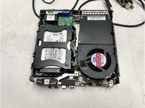 Lenovo ThinkCentre M720q i3-8100T 8GB 260GB UHD 630