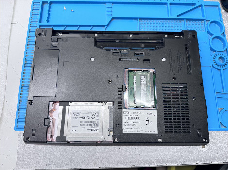 Fujitsu LIFEBOOK E546 14" i3-6100U 8GB 130GB клас А