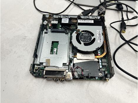Lenovo ThinkCentre M900 i5-6500T 8GB 260GB HD 530