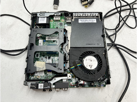 Lenovo ThinkCentre M920q i5-8500T 8GB 260GB UHD 630