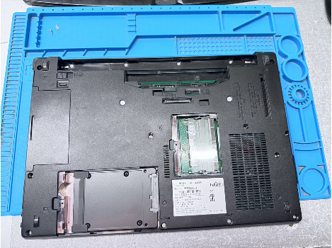 Fujitsu LIFEBOOK E546 14" i3-6100U 8GB 130GB клас А