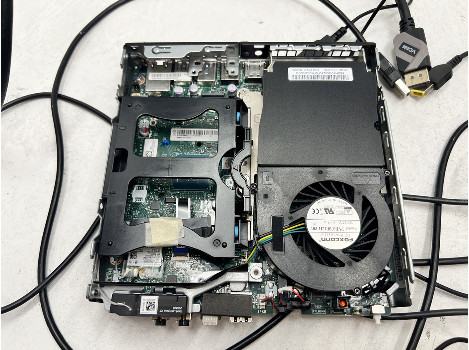 Lenovo ThinkCentre M720q i5-9400T 8GB 260GB UHD 630